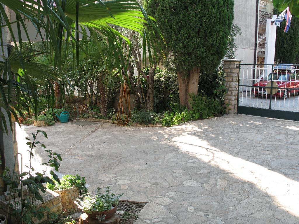 Apartments Villa Agatha Sveti Filip i Jakov Exterior foto