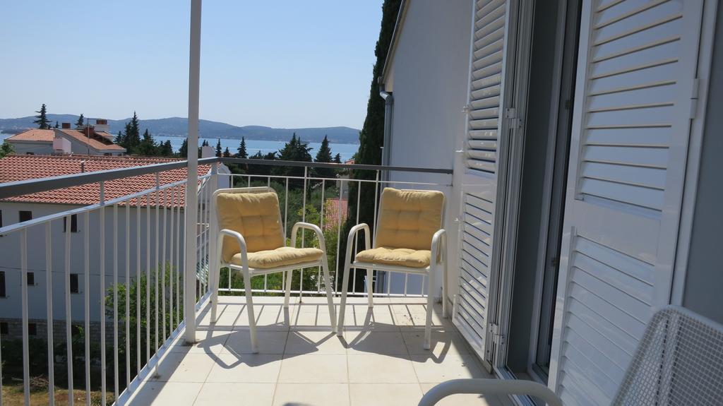 Apartments Villa Agatha Sveti Filip i Jakov Exterior foto