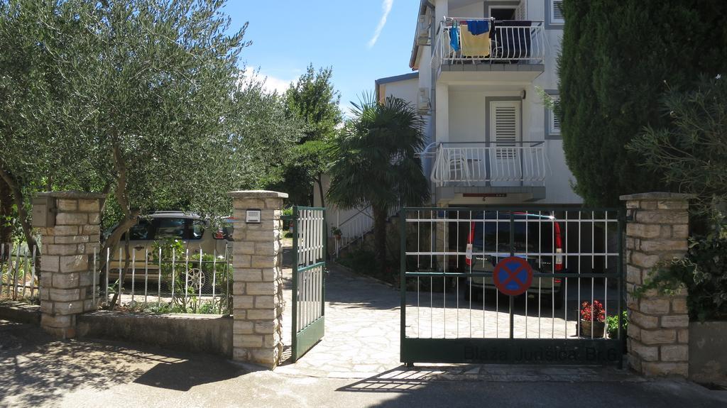 Apartments Villa Agatha Sveti Filip i Jakov Exterior foto